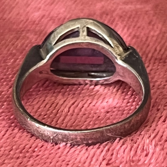 Vintage Sterling Silver Ring with Purple Stone - Picture 3 of 9